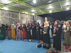 Warga sekitar hadir dalam pengajian tablik akbar