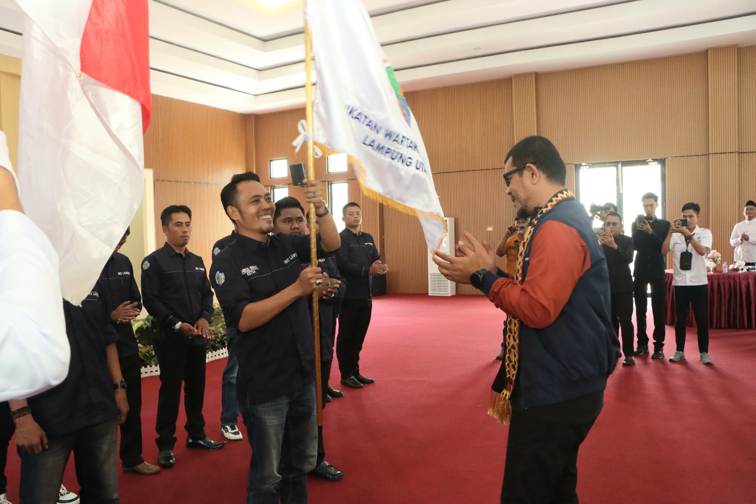 Ketua Umum Ikatan Wartawan Online (IWO) Pusat, Teuku Yudhistira, secara resmi melantik Ketua dan Pengurus Daerah (PD) IWO Kabupaten Lampung Utara