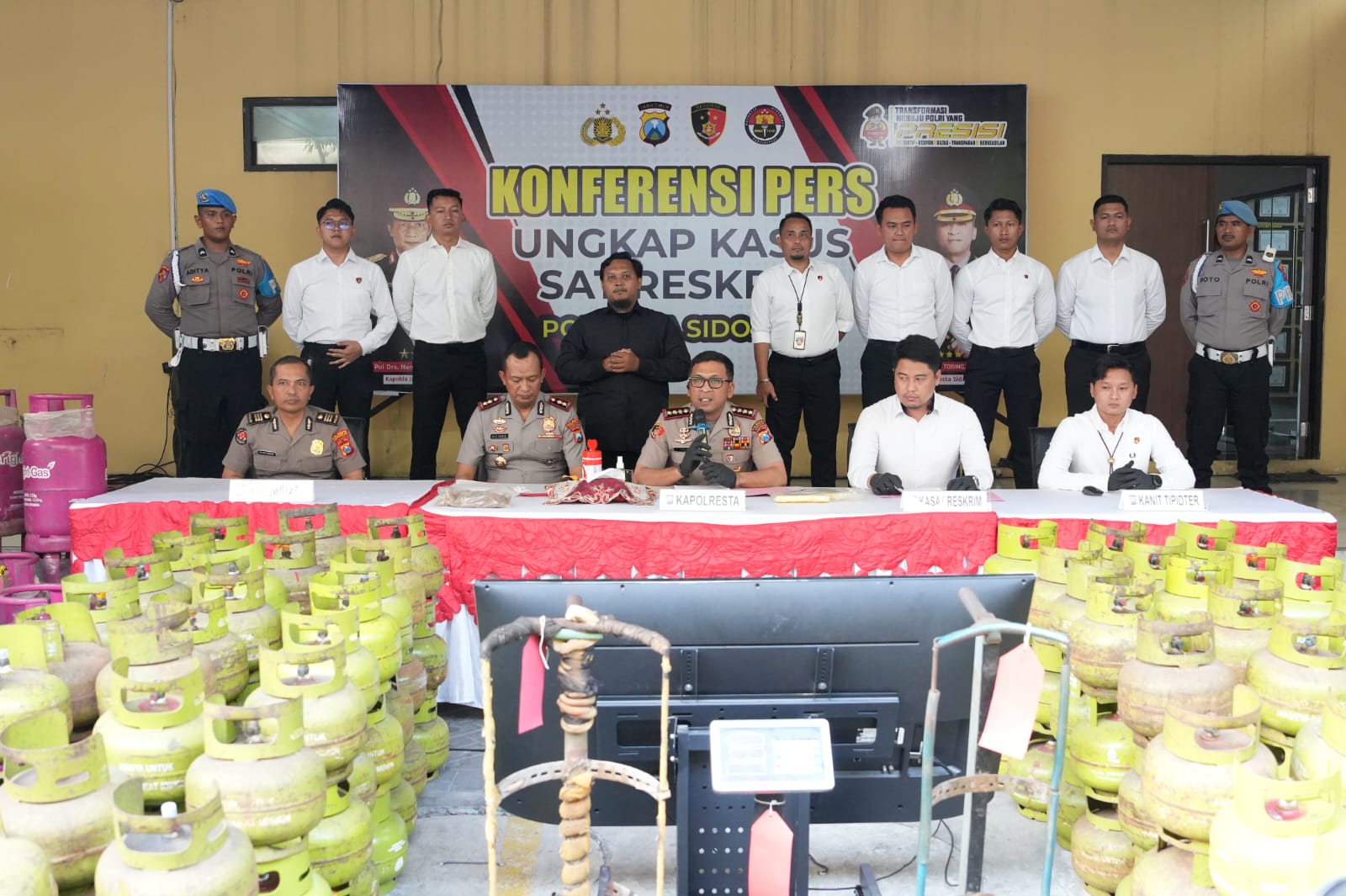 Polresta Sidoarjo Ungkap Sindikat Elpiji Oplosan di Rumah Kontrakan