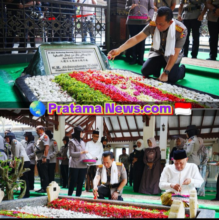 Jelang Hari Bhayangkara, Kapolri Ziarah ke Makam Gus Dur 