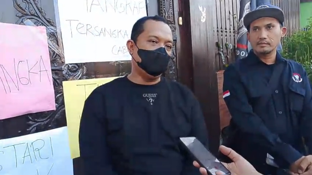 Tersangka Pencabulan Anak Mangkir, Keluarga dan Koalisi LSM Desak Polresta Sidoarjo Jemput Paksa