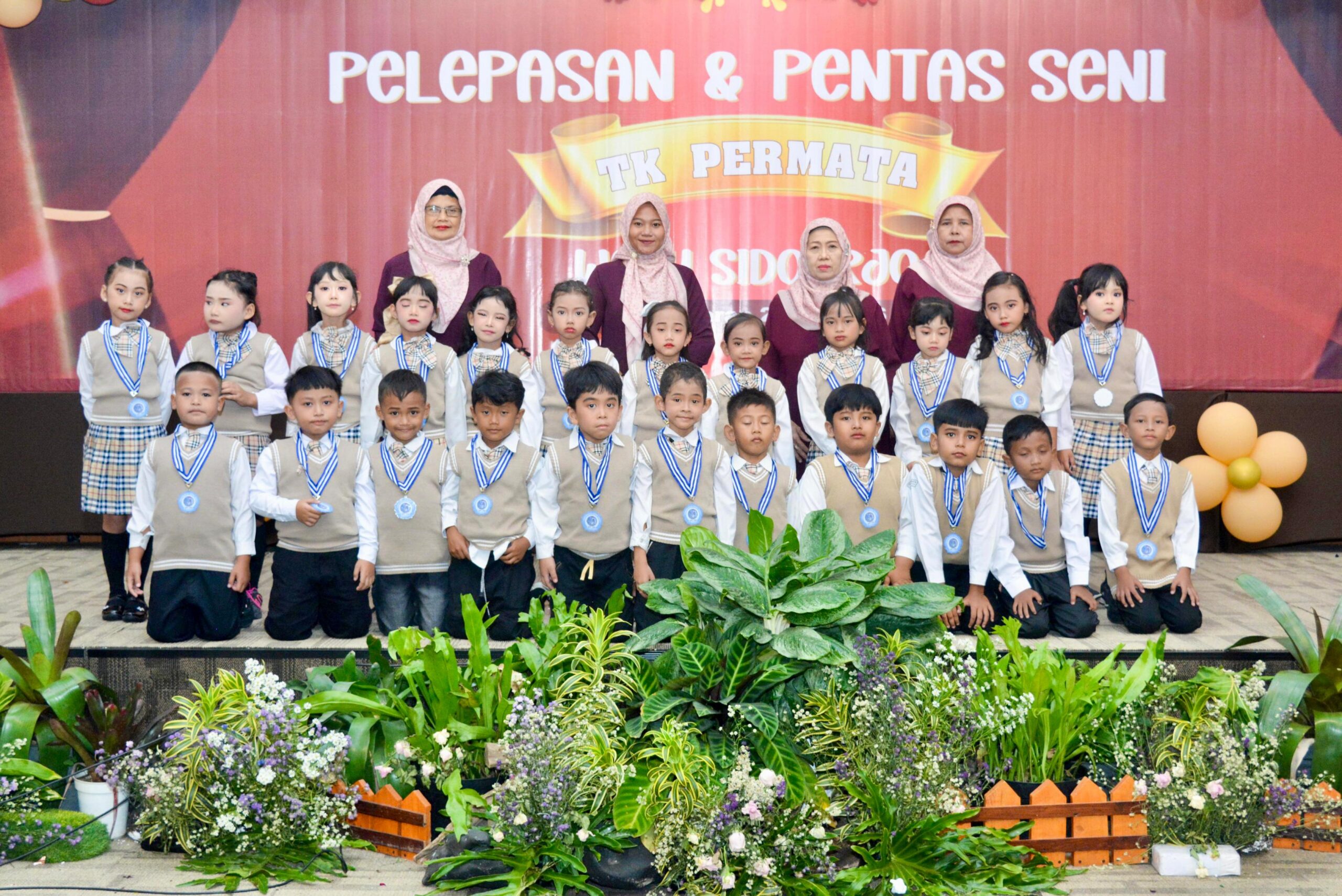 Tangis Haru dan Bangga Warnai Perpisahan Siswa TK Permata Sidoarjo di Kota Batu