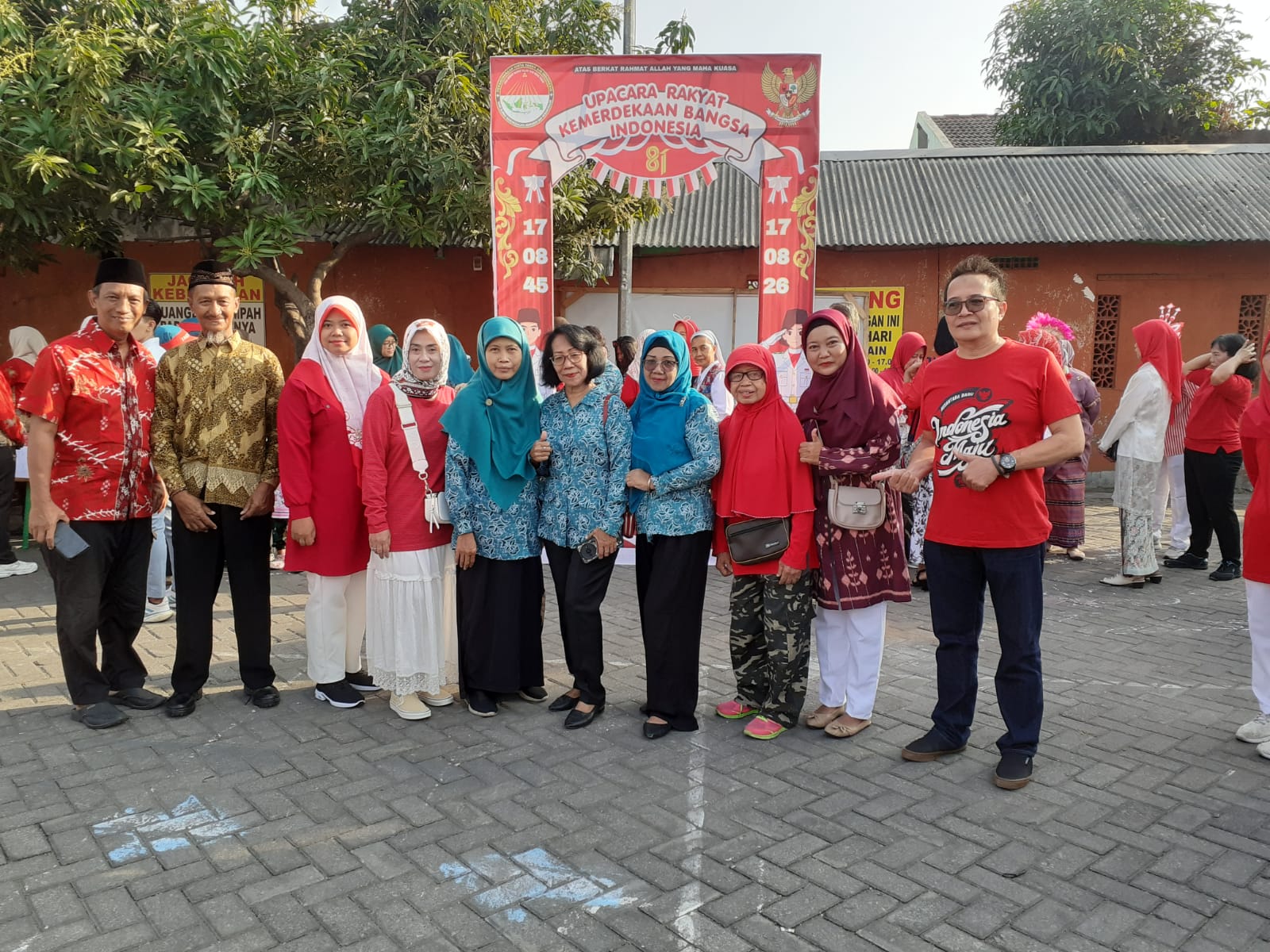 Ribuan Warga Perumahan Wisma Tropodo Ikuti Upacara HUT ke-81 RI